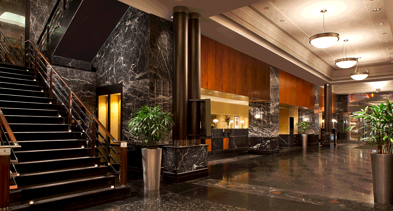 Broadway-Lobby