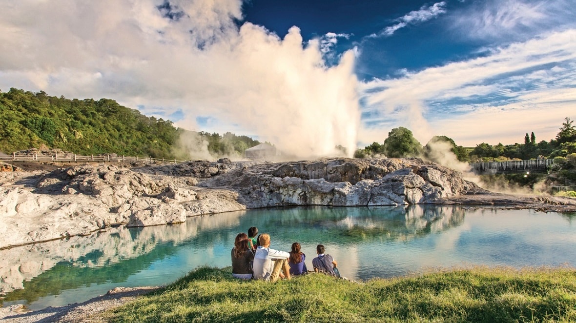 NZROT-Te Puia Geothermal Valley